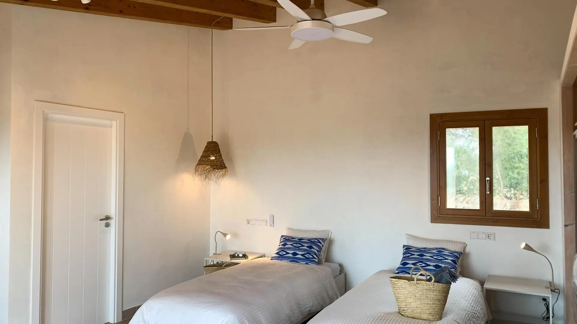 Blue Door Mallorca Cas Concos Farm stay